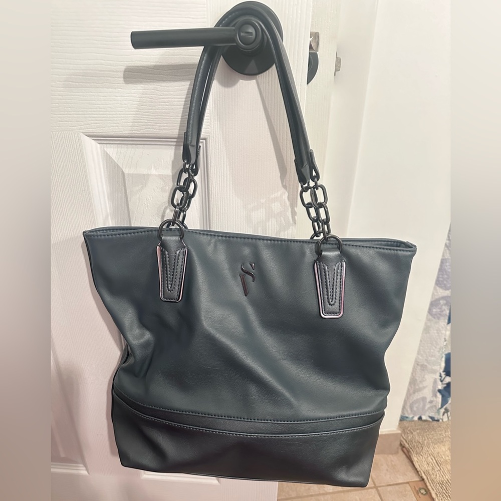 Vera Wang Shoulder Bag